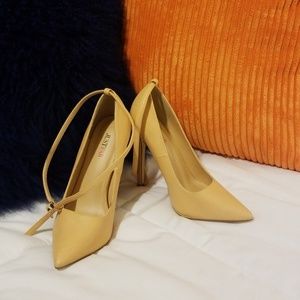 Cream/tan heels with ankle strap